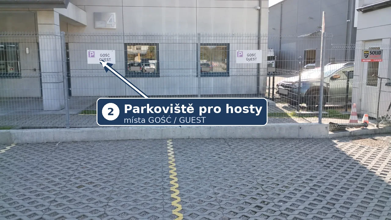 Parkovací místa označená GOŚĆ / GUEST