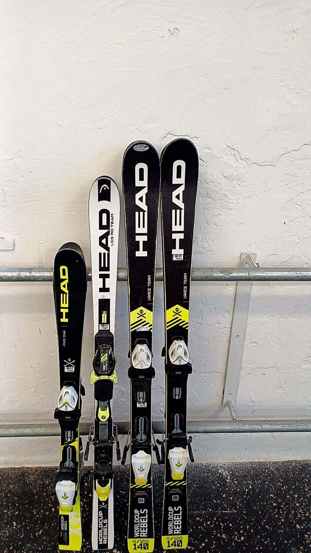 Head World Cup Rebels 1×110, 1×130, 2×140