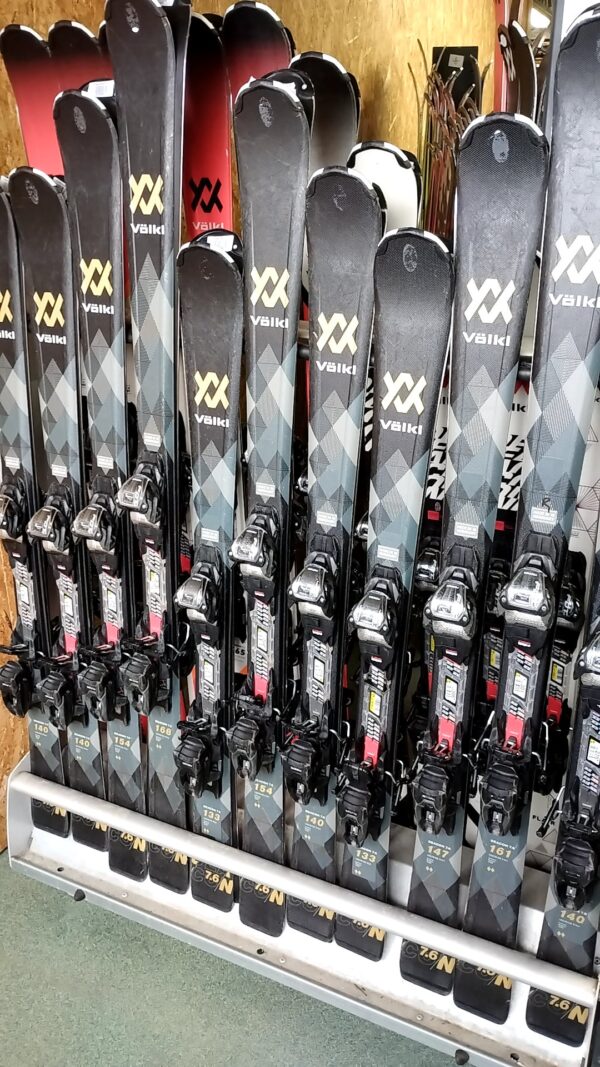 P00562 Völkl Deacon 7.6 1×133, 1×133, 1×140, 1×140, 1×140, 1×140, 1×147, 1×154, 1×154, 1×161, 1×168