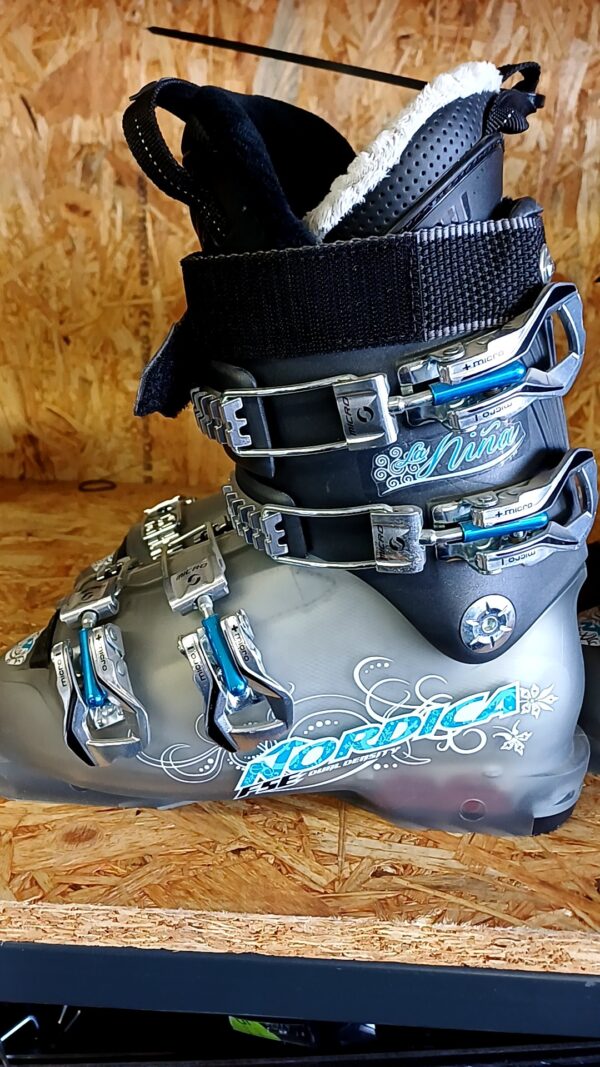 P00854 Nordica La nina 1×23, 1×24